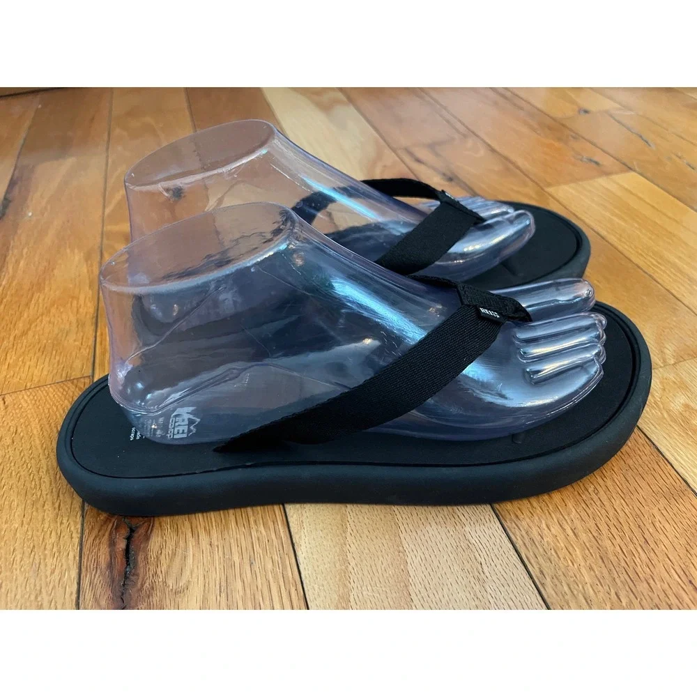 REI Co-op Flip Flops Black Size M7/W8 Summer Slip Ons